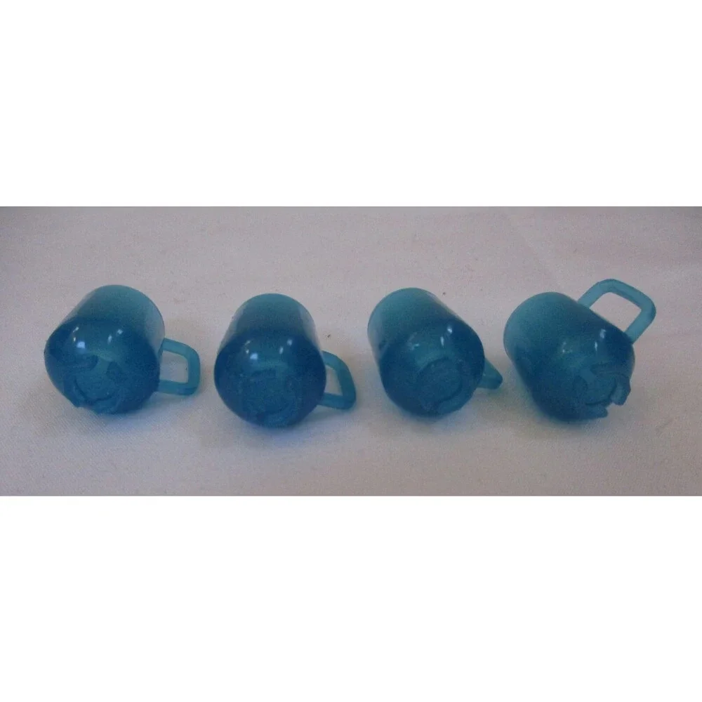 Barbie Set of 4 Blue Snap In Style Cups